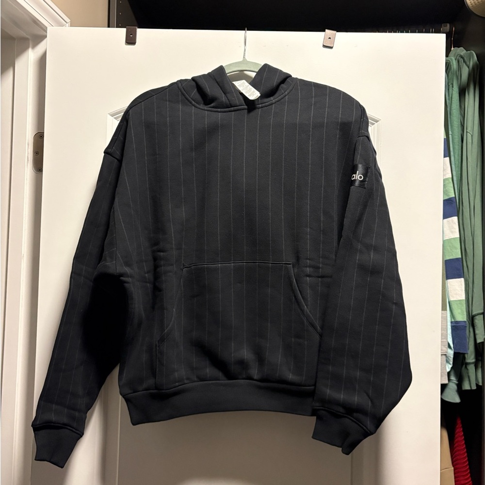 New with Tags Alo striped hoodie. Size small.